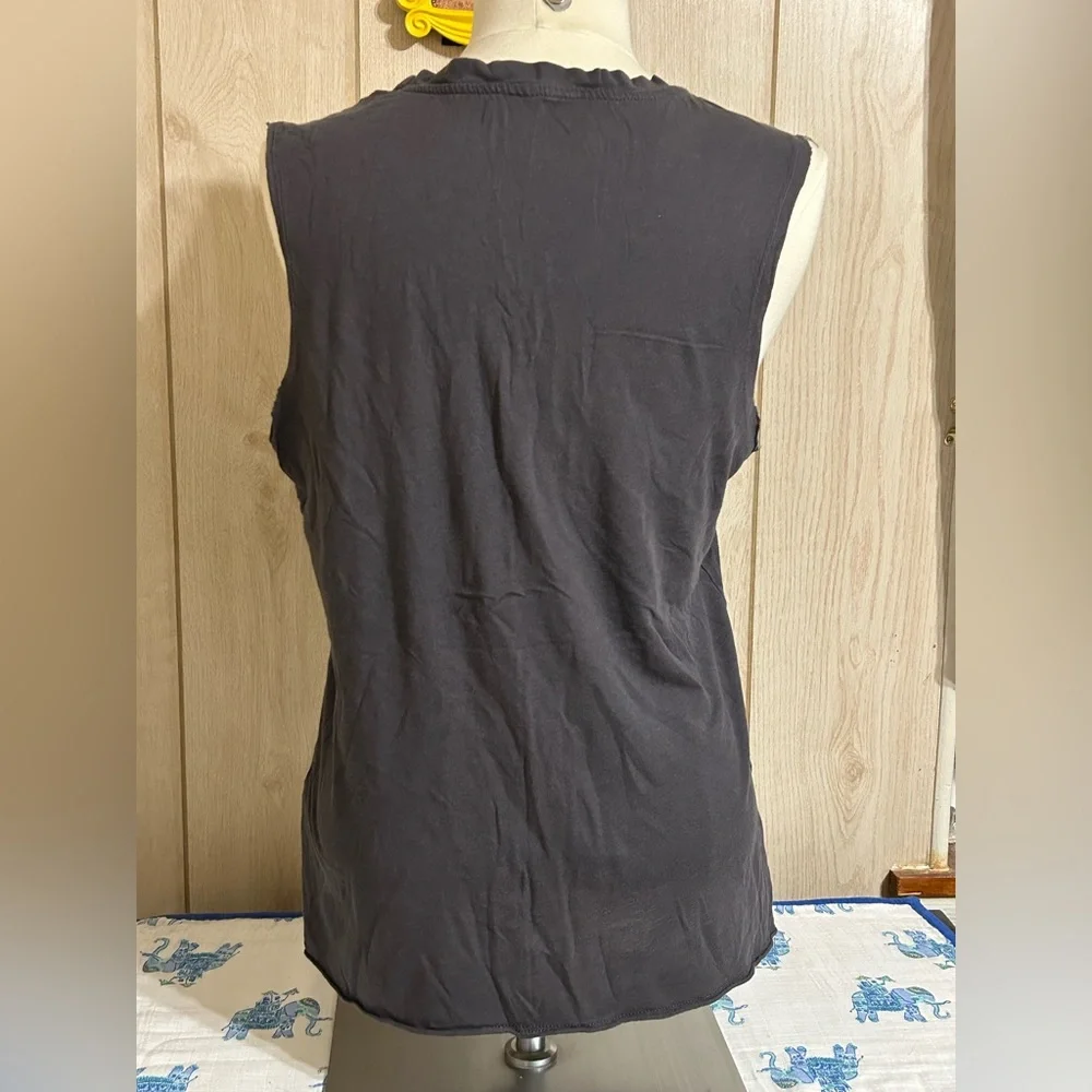 Zoe and Liv cutoff style tee - Picture 2 of 4